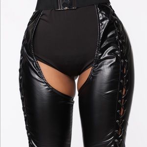 Fashion nova leather shorts